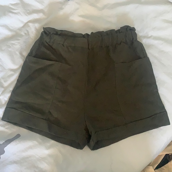 Wilfred Free Linen Blend Cargo Short - Picture 2 of 4